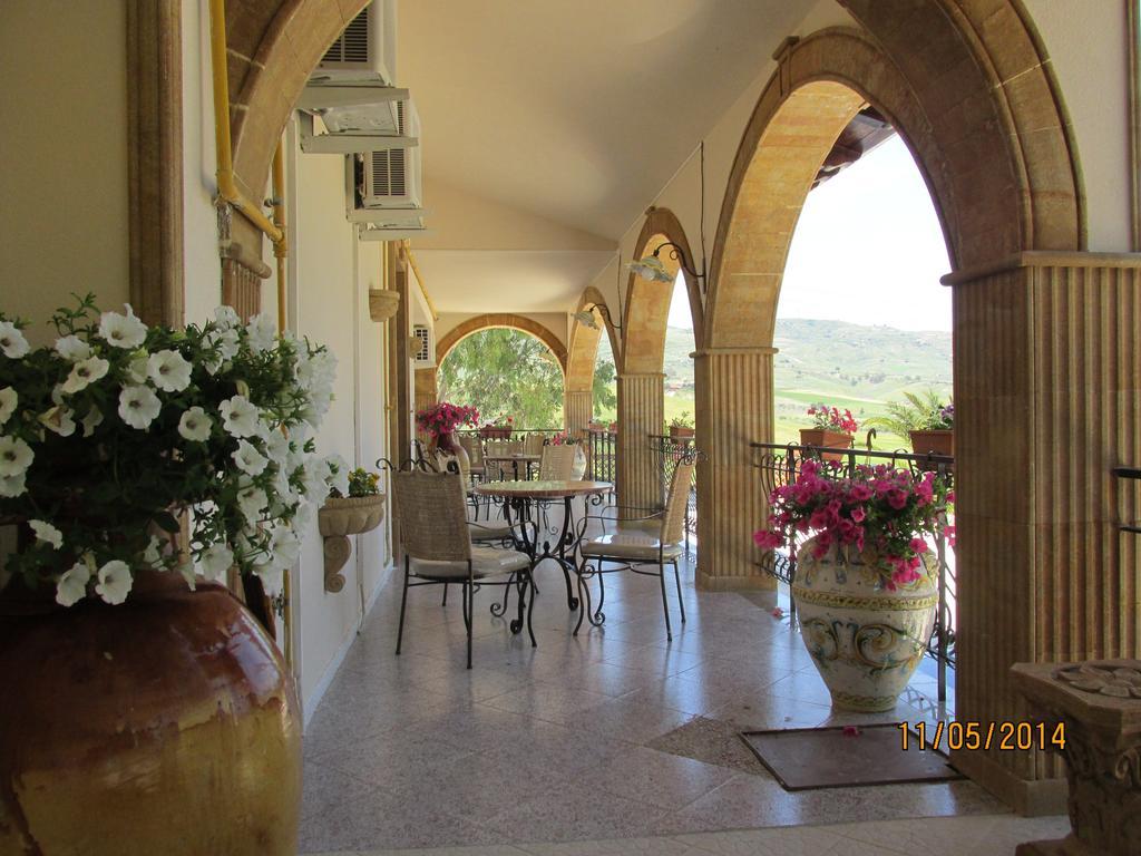 Agriturismo Reggia Saracena Αγκριτζέντο Εξωτερικό φωτογραφία