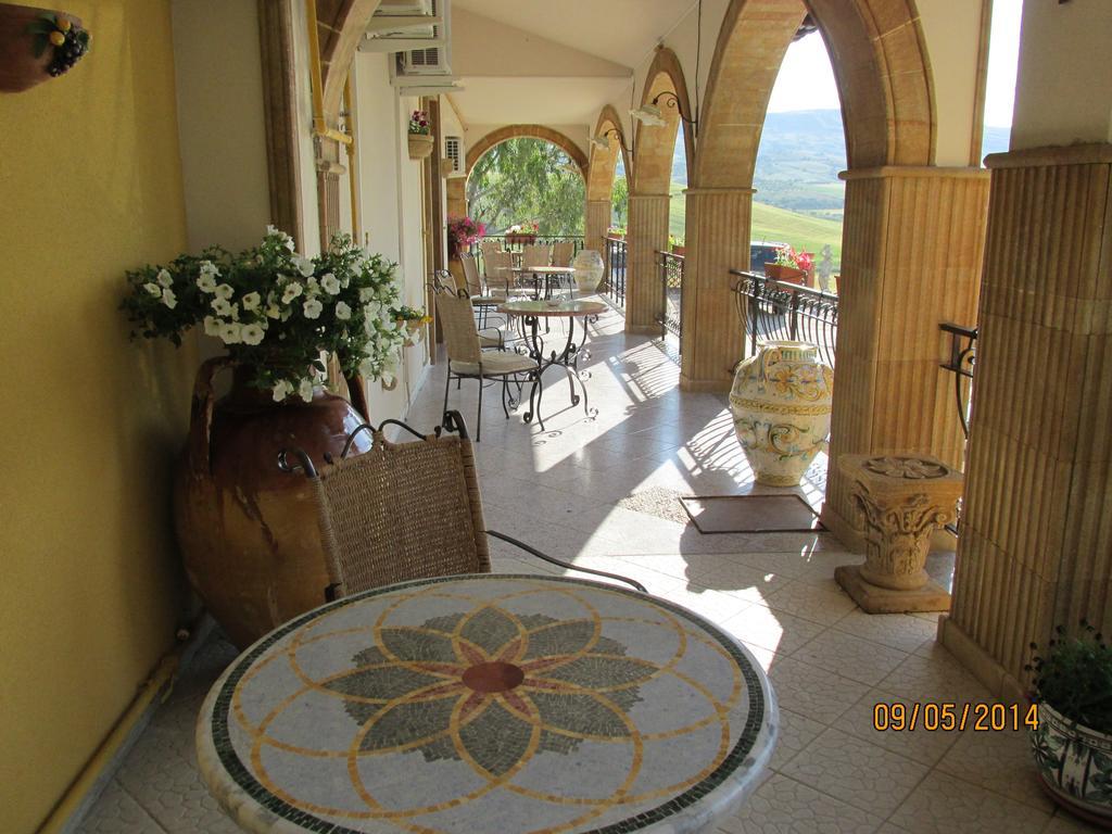 Agriturismo Reggia Saracena Αγκριτζέντο Εξωτερικό φωτογραφία